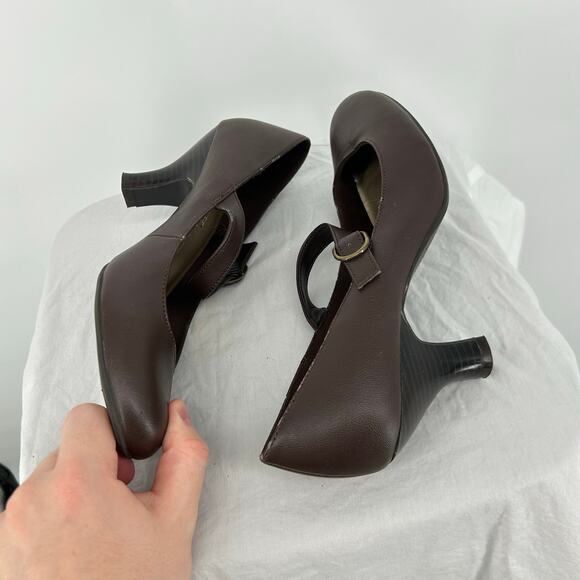Vintage 90s y2k Women's Brown Lower East Side Buckle Mary Jane Heel Pumps Sz 9M - Picture 5 of 7